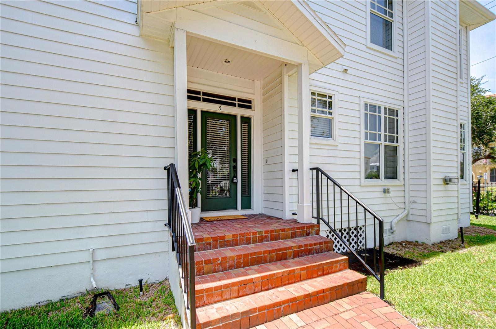 Image 49 of 56 For 113 Bosphorous Avenue 5