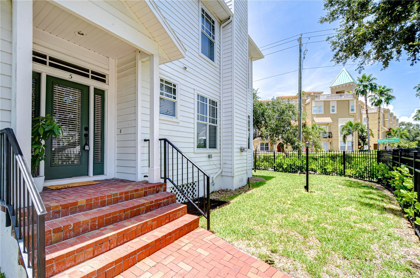 Image 50 of 56 For 113 Bosphorous Avenue 5
