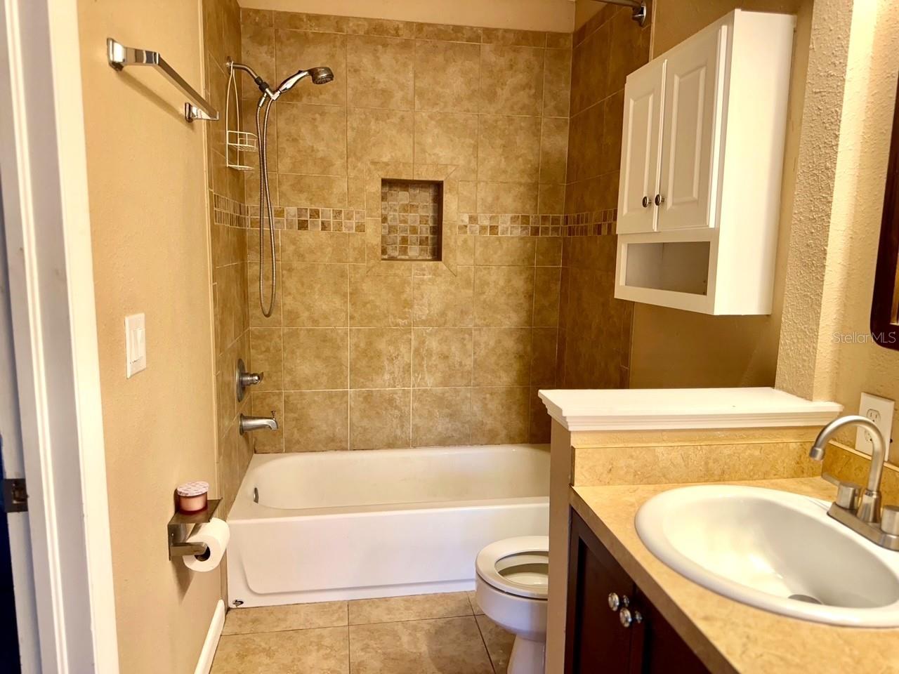 Listing photo id 8 for 14684 Pine Glen Circle