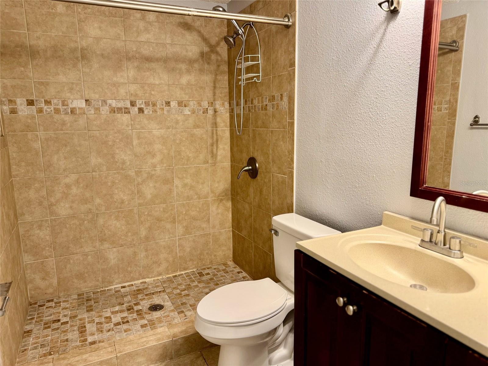 Listing photo id 11 for 14684 Pine Glen Circle