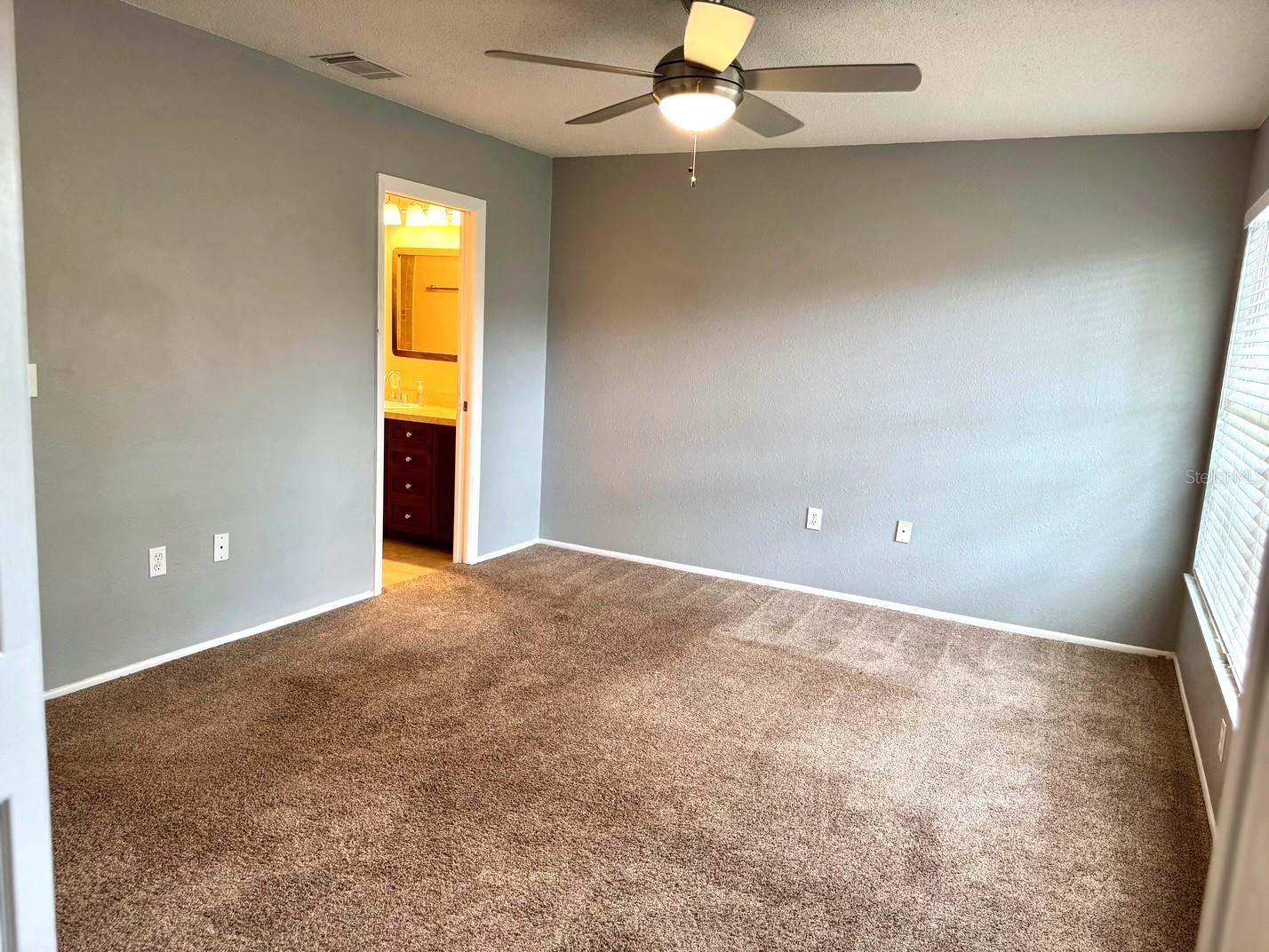 Listing photo id 12 for 14684 Pine Glen Circle