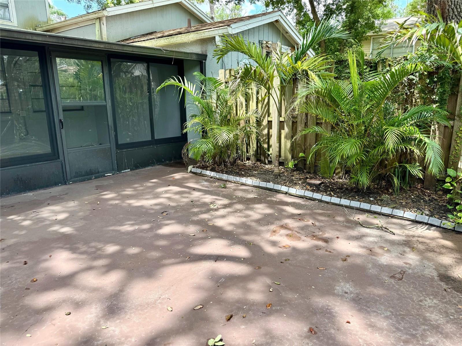Listing photo id 18 for 14684 Pine Glen Circle
