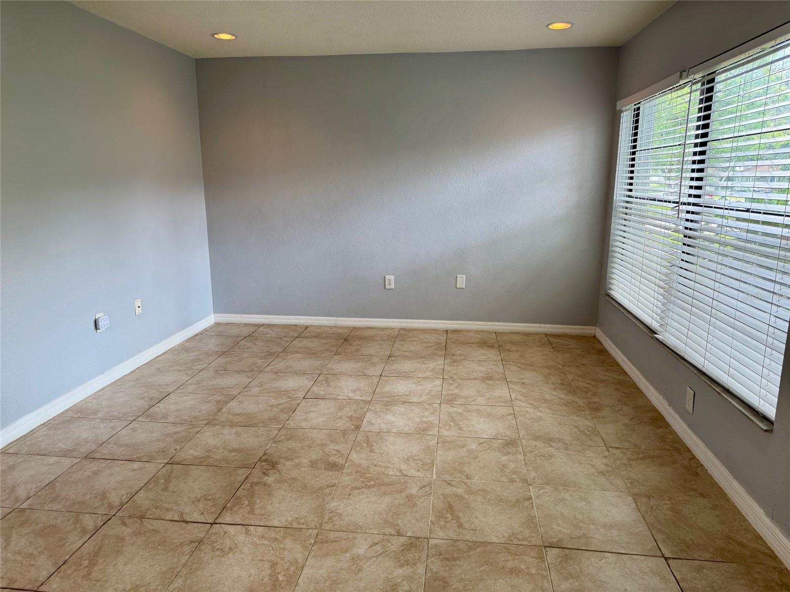 Listing photo id 4 for 14684 Pine Glen Circle