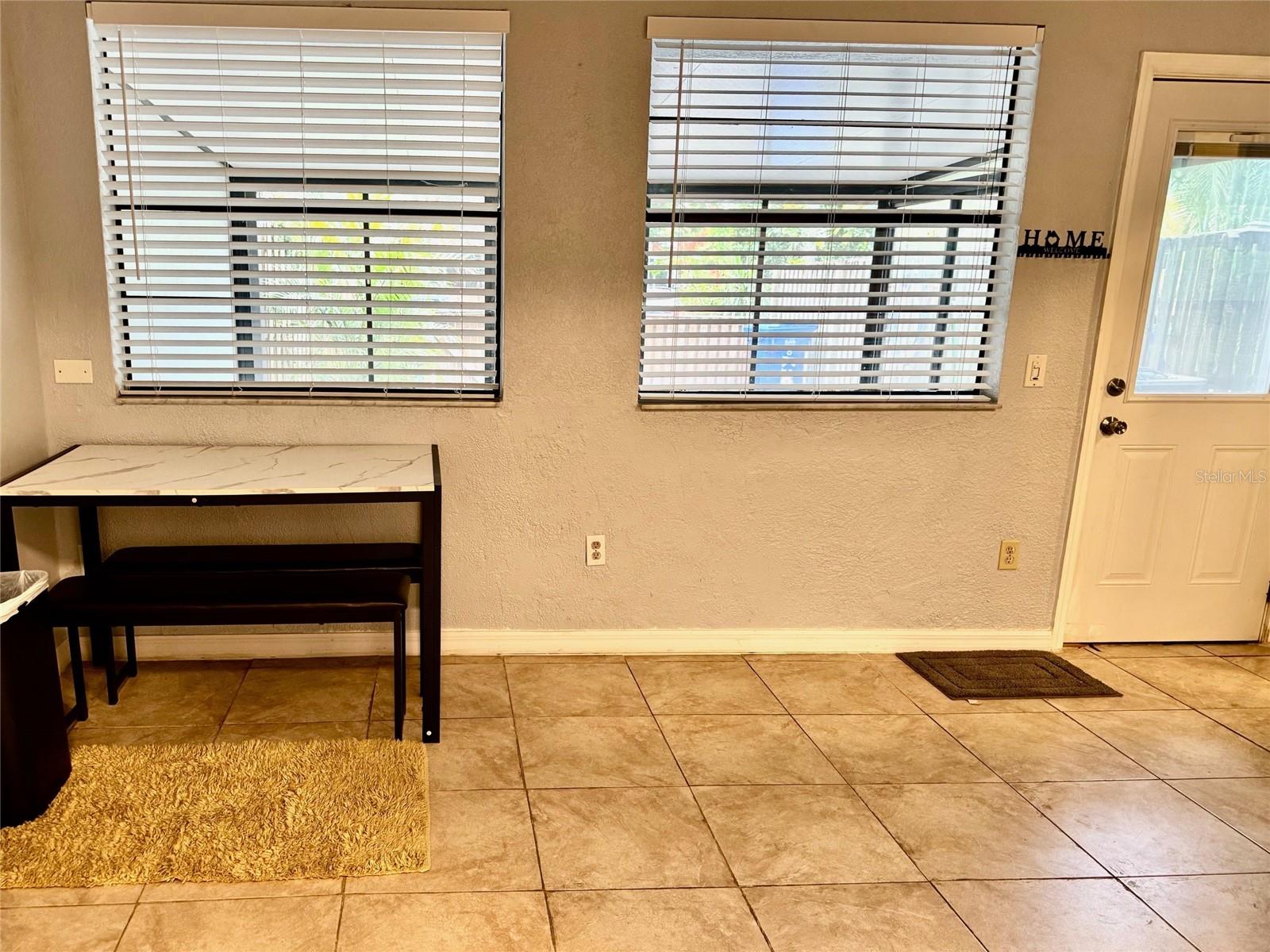 Listing photo id 5 for 14684 Pine Glen Circle