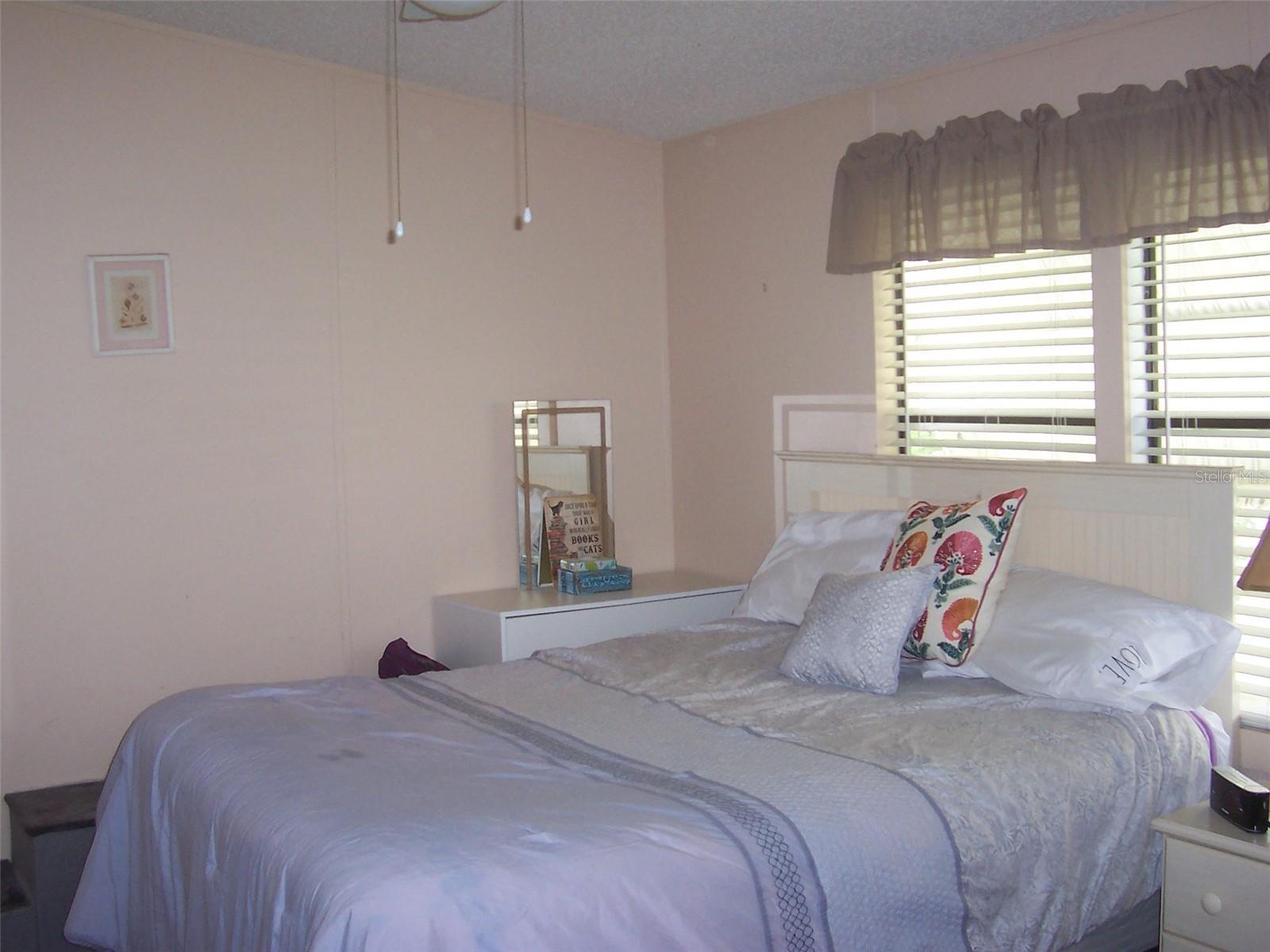 Listing photo id 10 for 36122 Aster Avenue