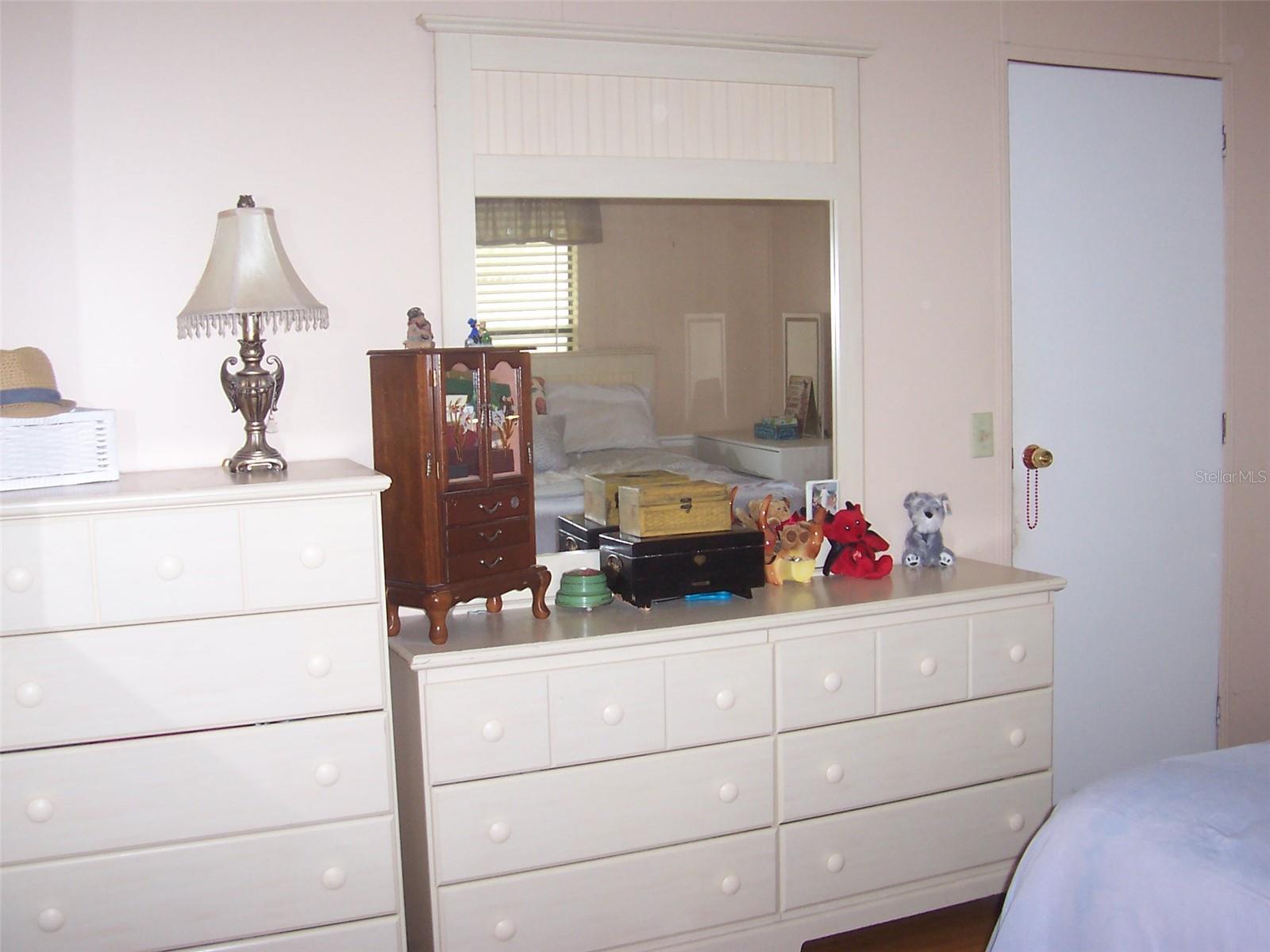 Listing photo id 11 for 36122 Aster Avenue
