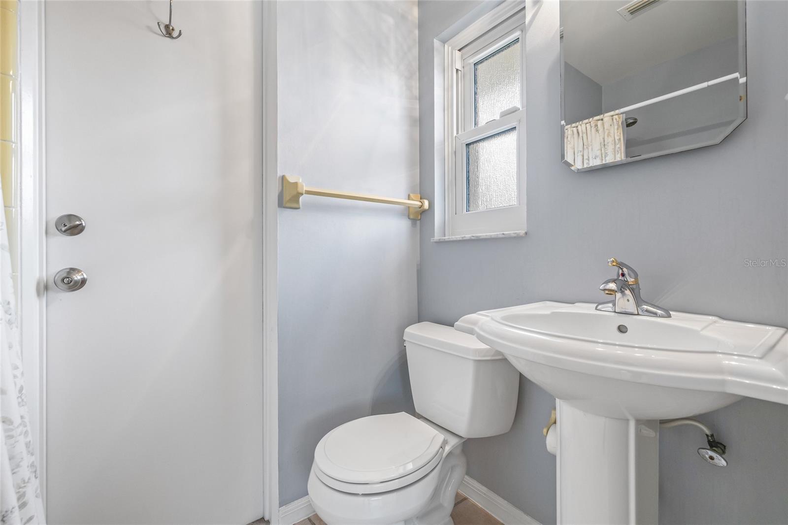 Image 22 of 61 For 4201 10th Street Ne