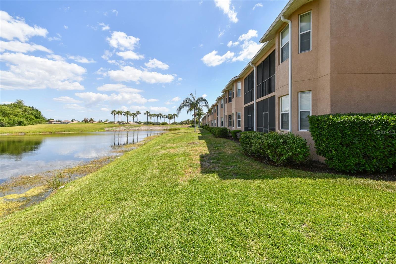 Image 23 of 37 For 1003 Fairwaycove Lane 103
