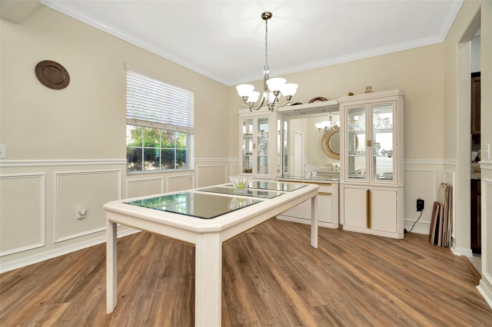 Image 9 of 49 For 313 Shell Manor Drive