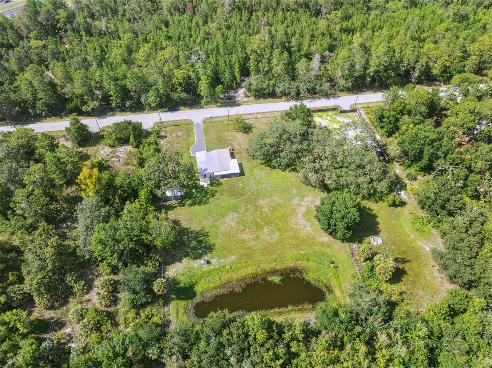 Listing photo id 0 for 9536 Gladwin Avenue