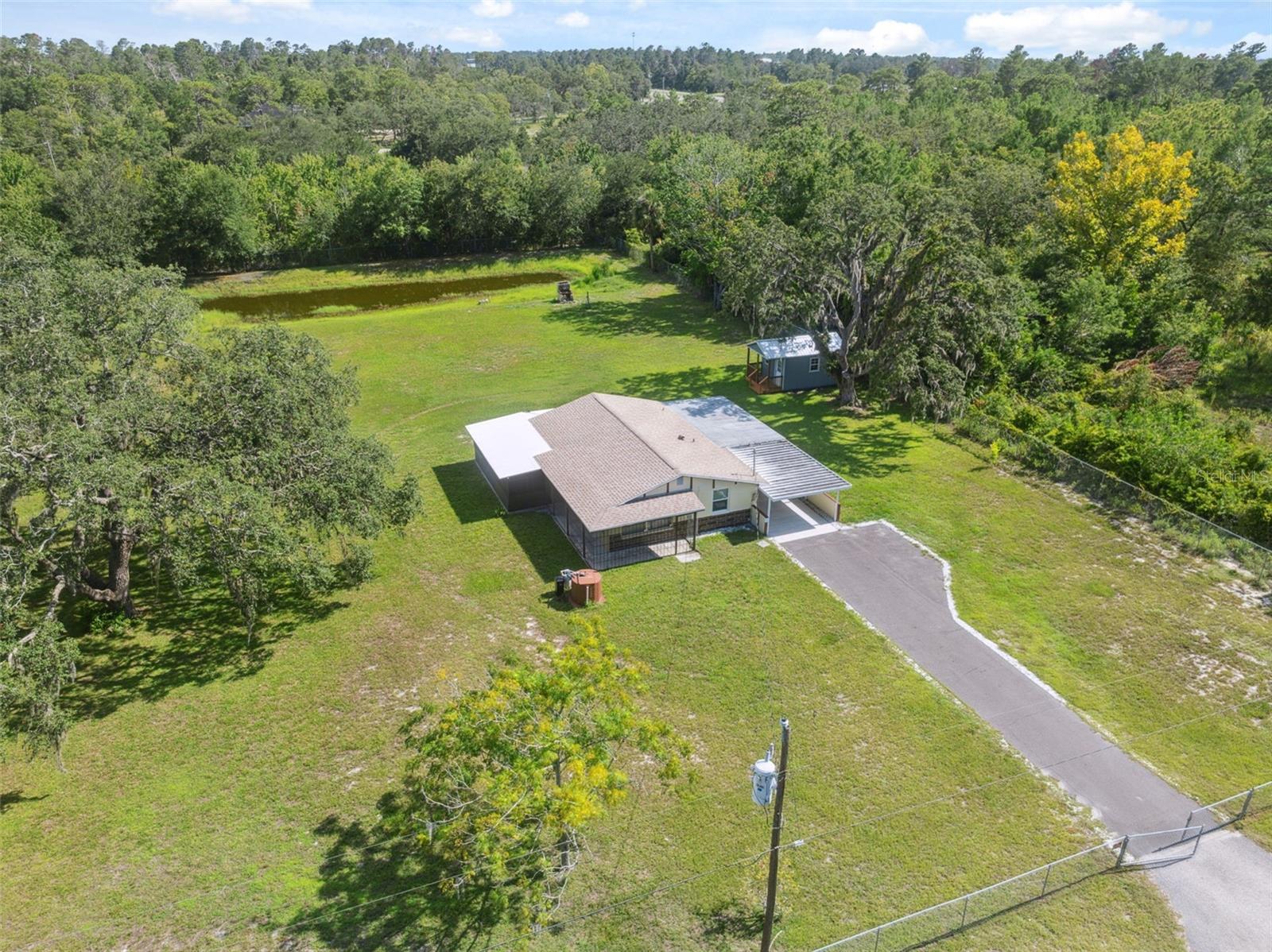 Listing photo id 33 for 9536 Gladwin Avenue