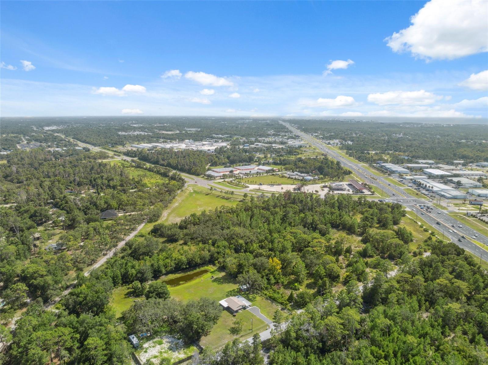 Listing photo id 37 for 9536 Gladwin Avenue