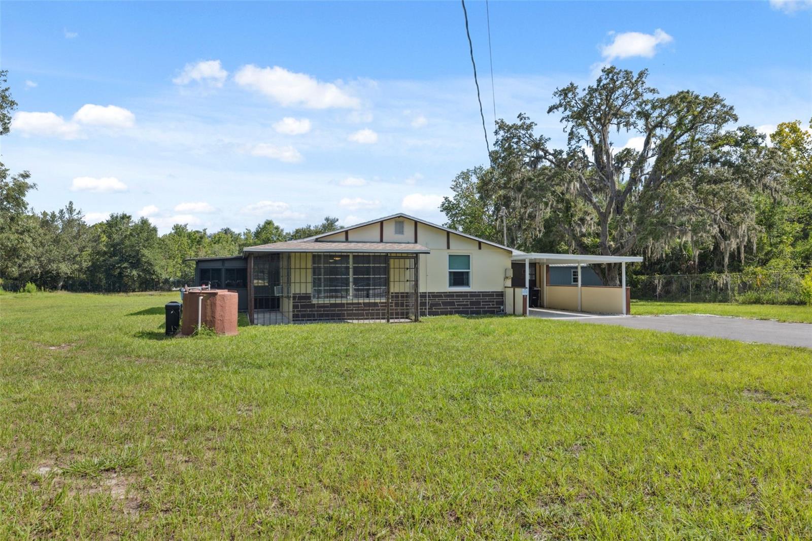 Listing photo id 46 for 9536 Gladwin Avenue