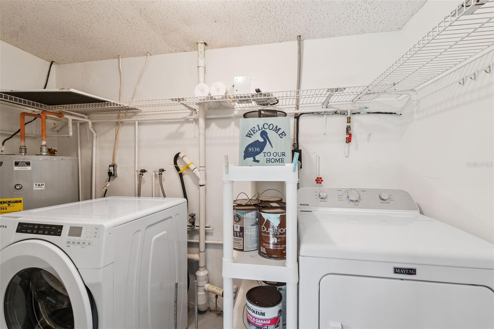Listing photo id 53 for 9536 Gladwin Avenue