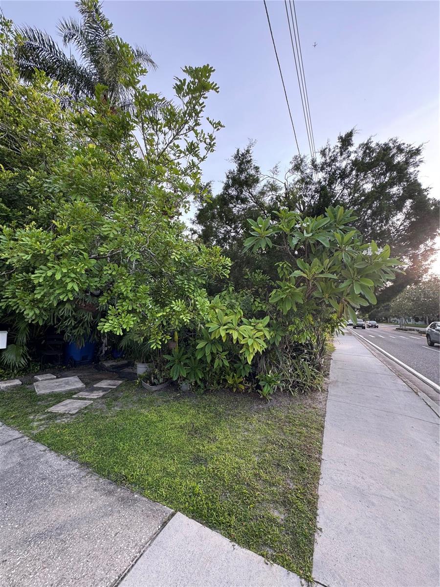 Image 3 of 5 For 600 38th Avenue N