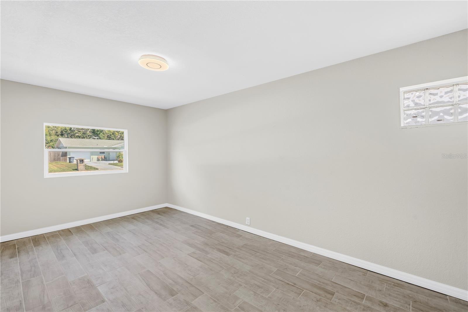 Image 11 of 23 For 10920 111th Street