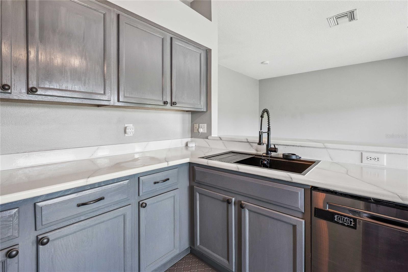 Image 13 of 49 For 18176 Sandy Pointe Drive
