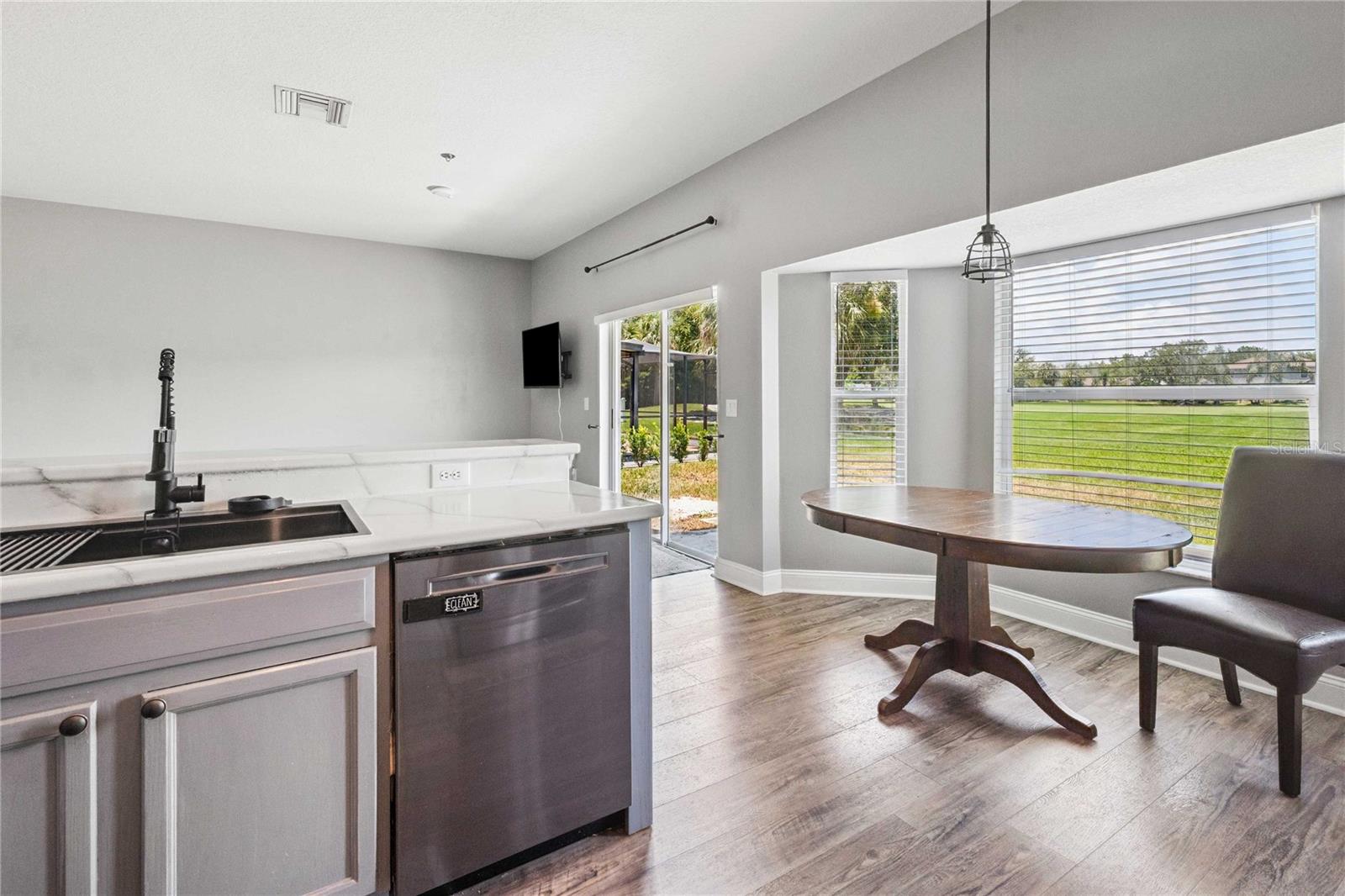 Image 15 of 49 For 18176 Sandy Pointe Drive