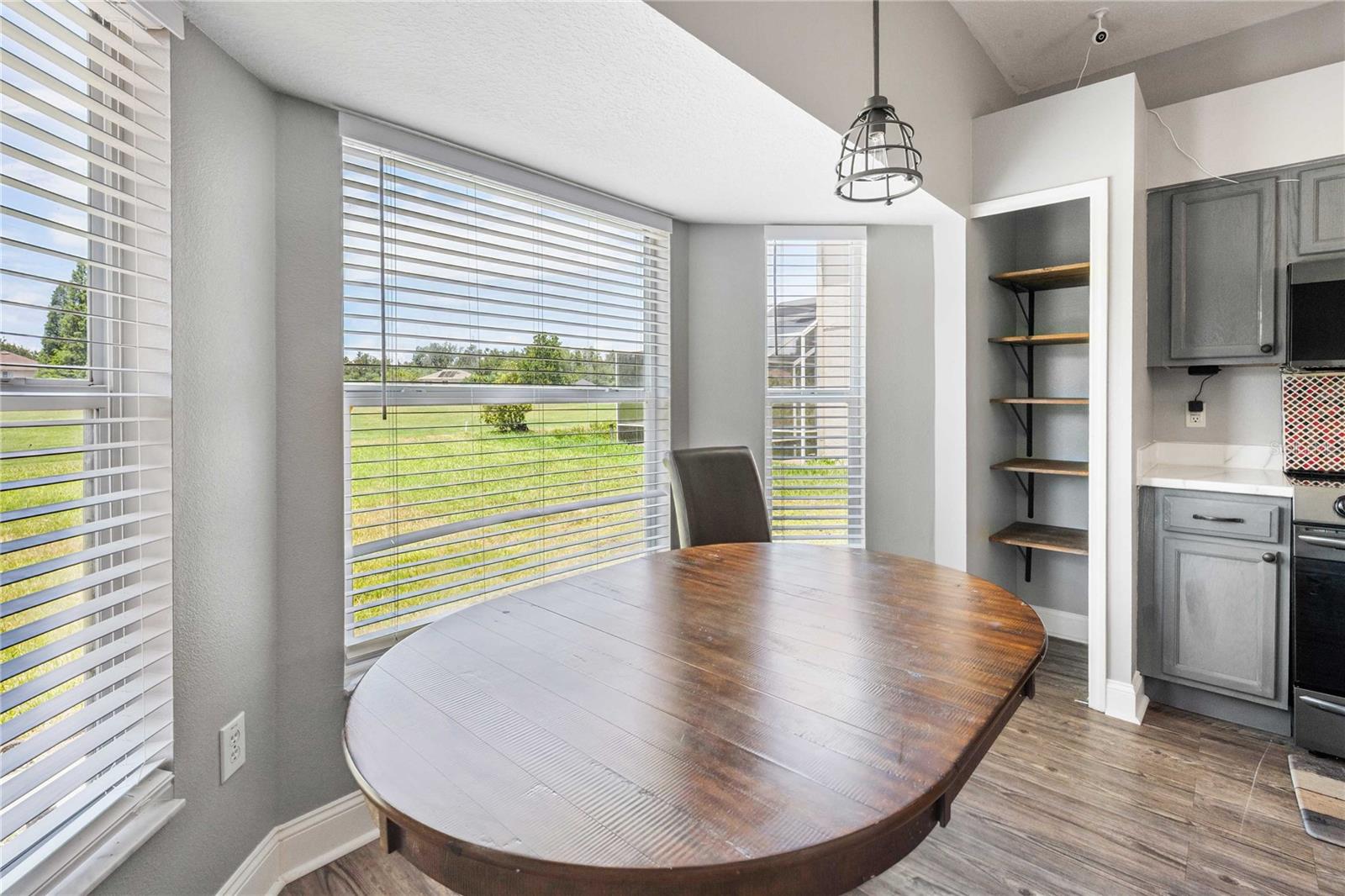 Image 18 of 49 For 18176 Sandy Pointe Drive