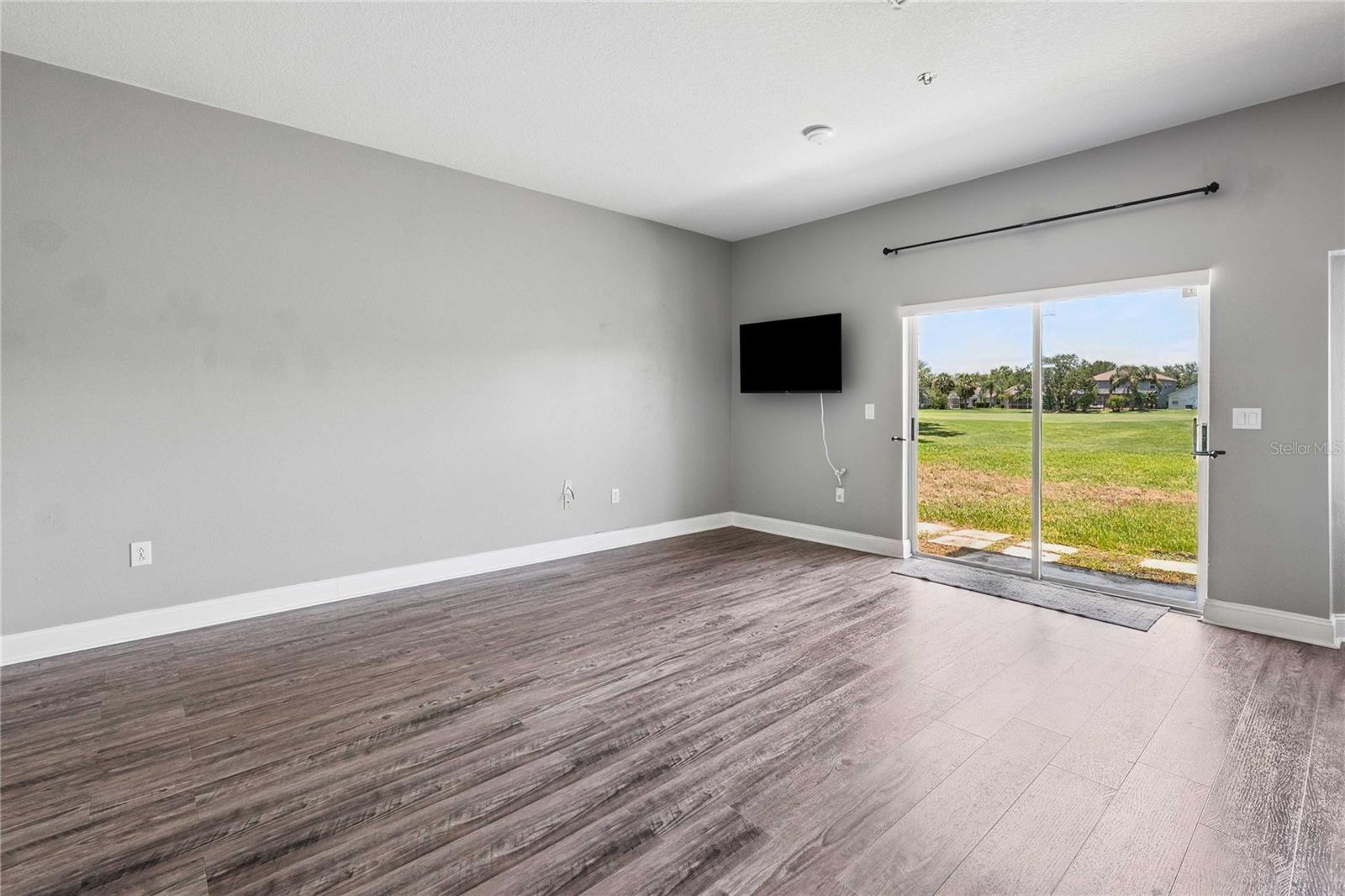 Image 19 of 49 For 18176 Sandy Pointe Drive