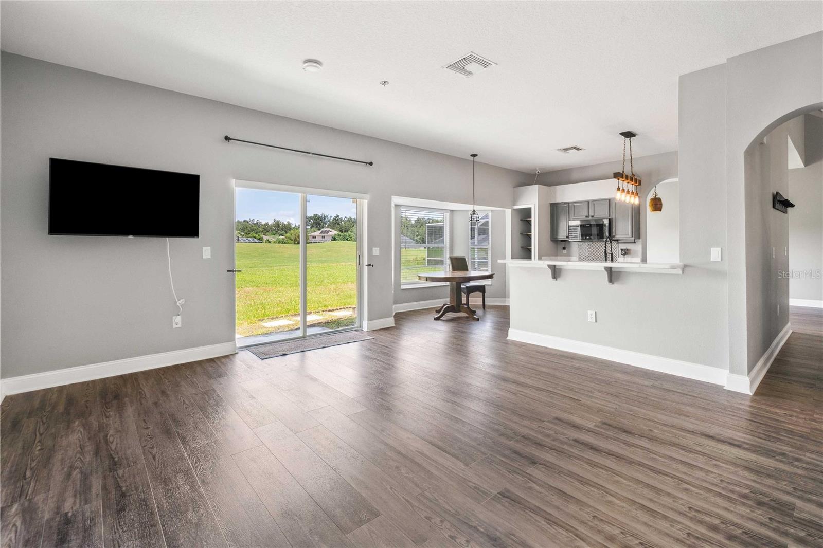 Image 20 of 49 For 18176 Sandy Pointe Drive