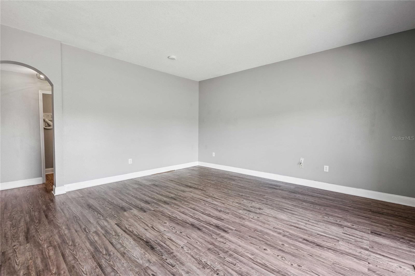 Image 22 of 49 For 18176 Sandy Pointe Drive