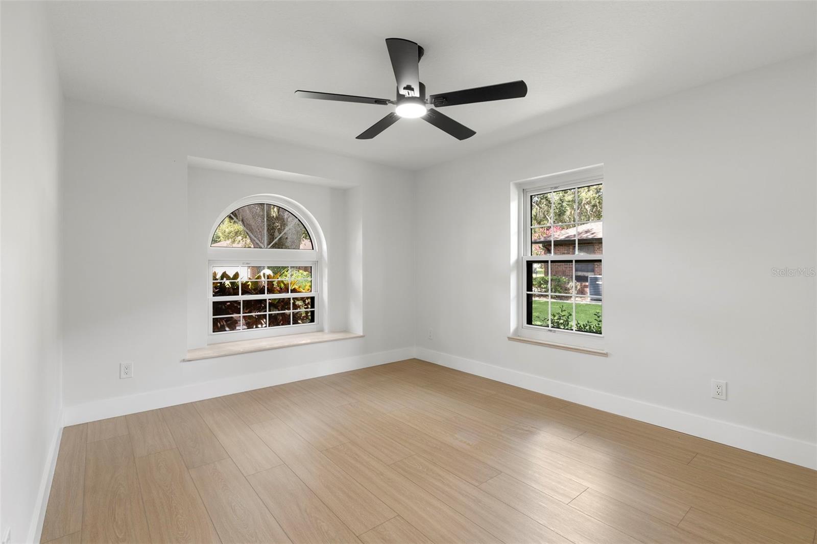 Listing photo id 19 for 6549 Brentwood Drive