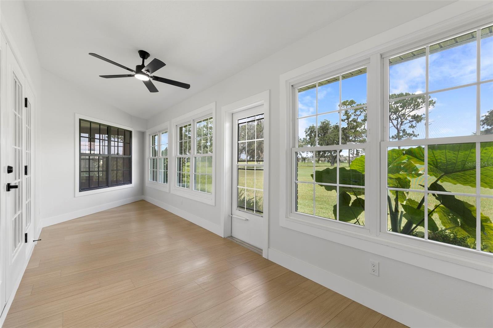 Listing photo id 21 for 6549 Brentwood Drive