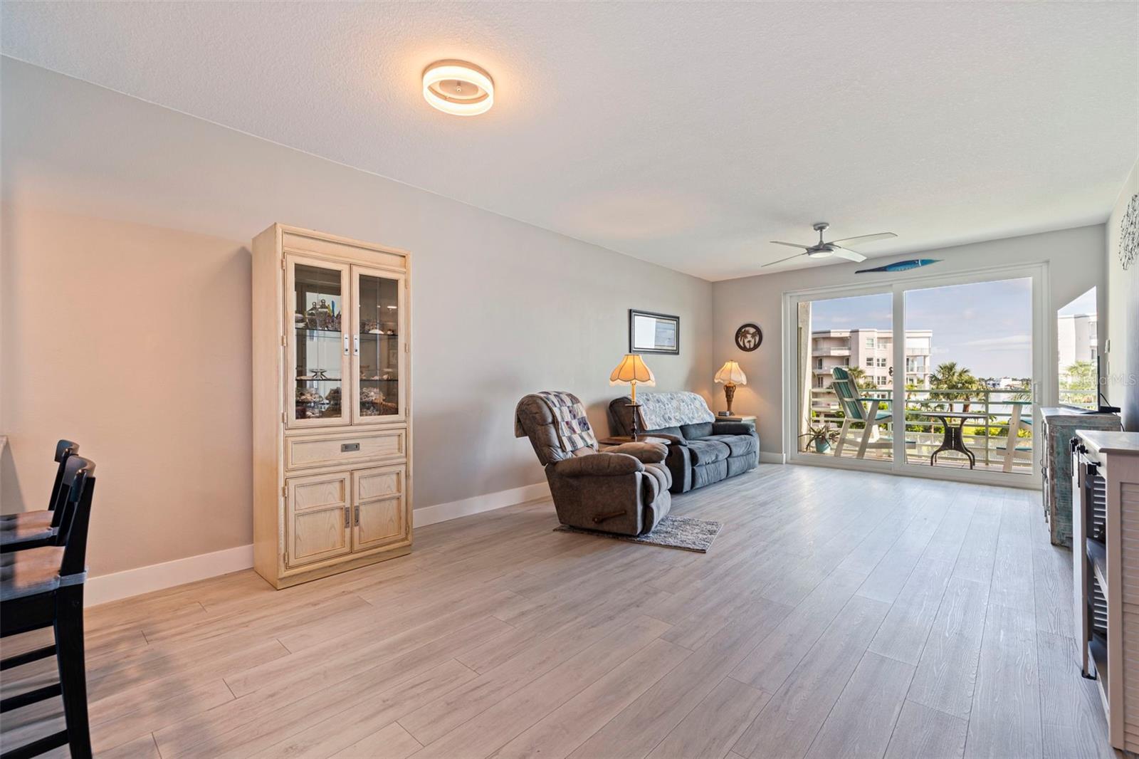 Image 11 of 45 For 7979 Sailboat Key Boulevard S 202