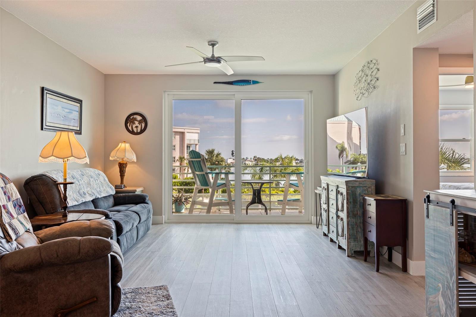 Image 12 of 45 For 7979 Sailboat Key Boulevard S 202