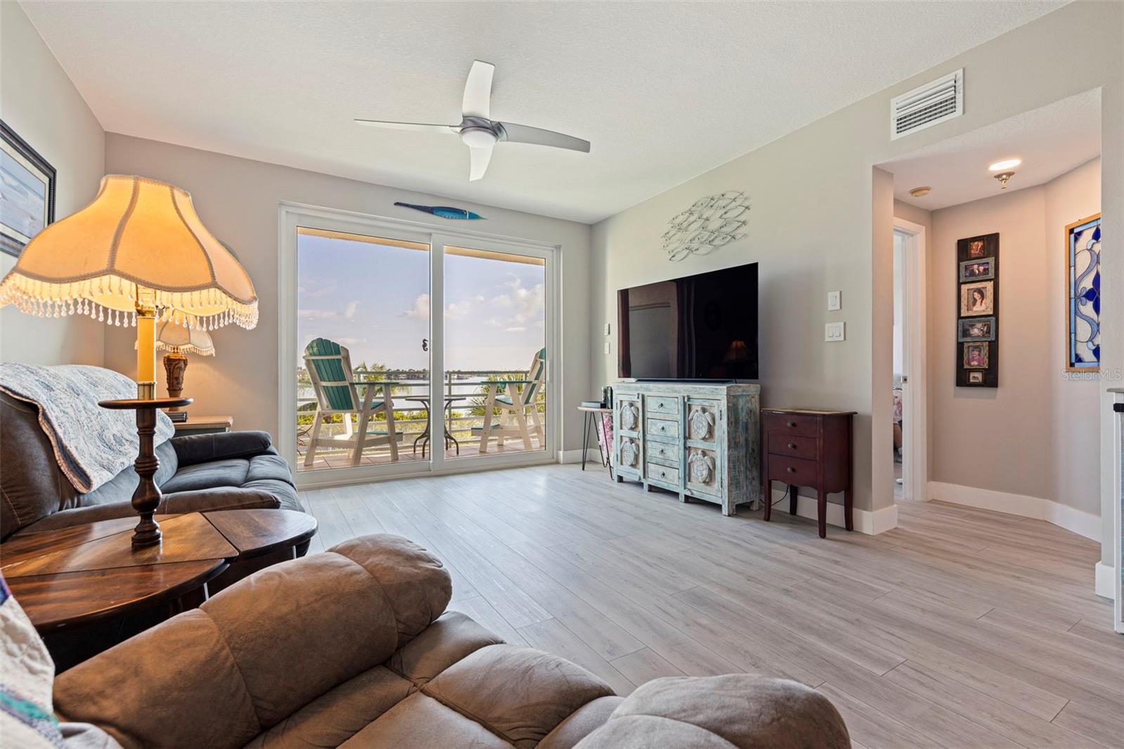 Image 13 of 45 For 7979 Sailboat Key Boulevard S 202