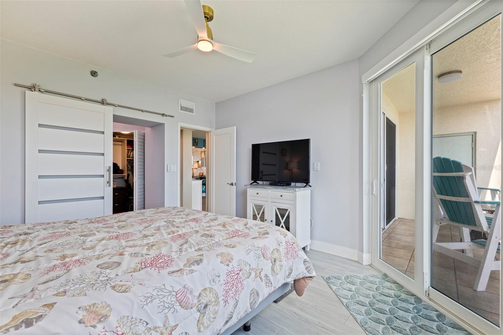 Image 19 of 45 For 7979 Sailboat Key Boulevard S 202