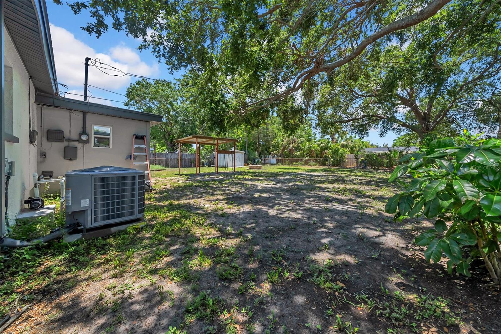 Image 12 of 39 For 762 77th Avenue N