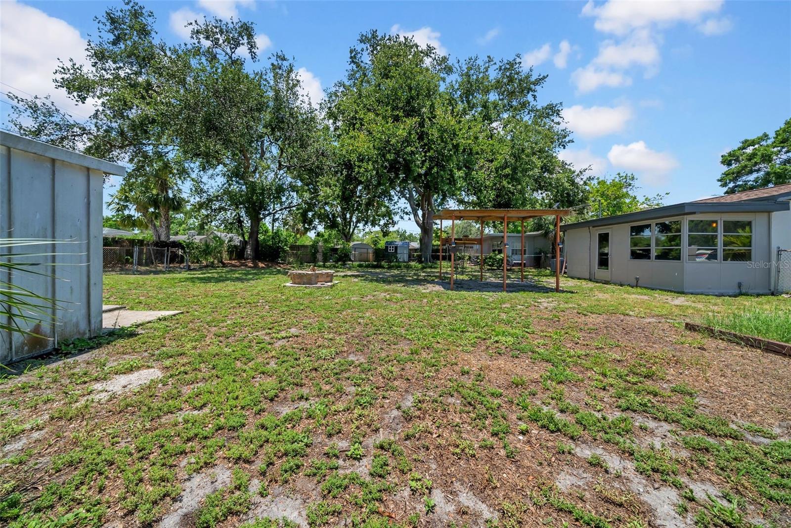 Image 14 of 39 For 762 77th Avenue N