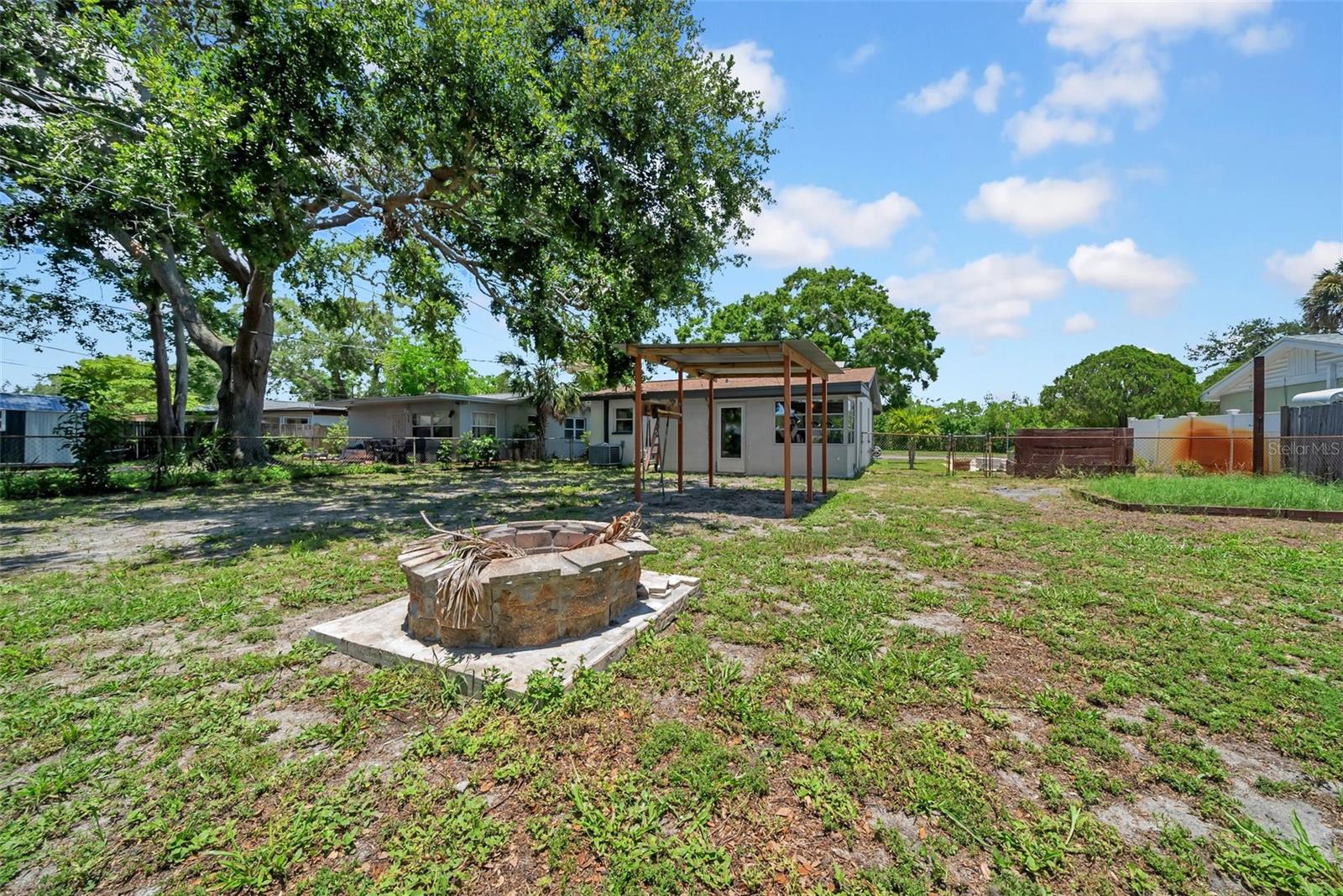 Image 15 of 39 For 762 77th Avenue N