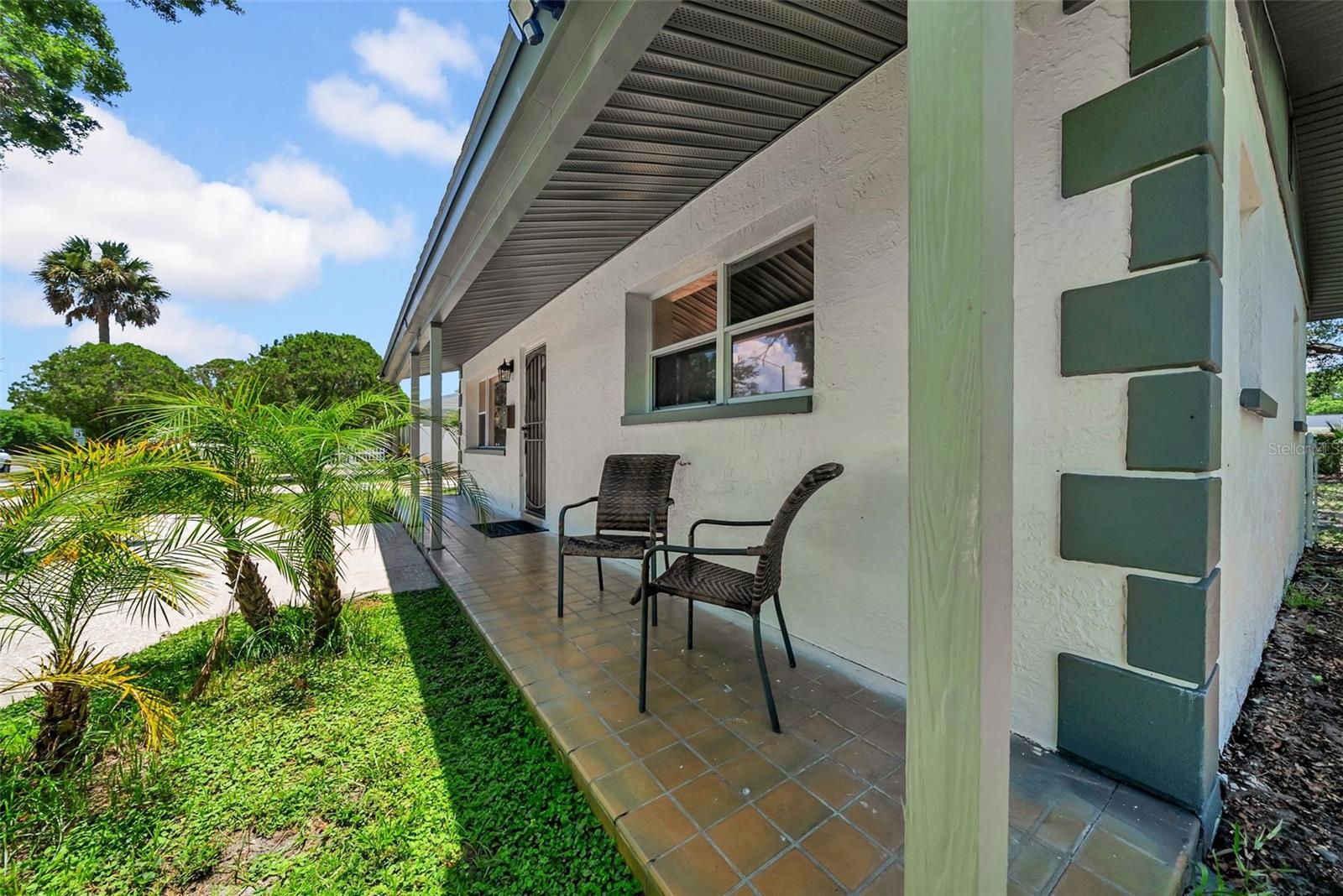 Image 16 of 39 For 762 77th Avenue N