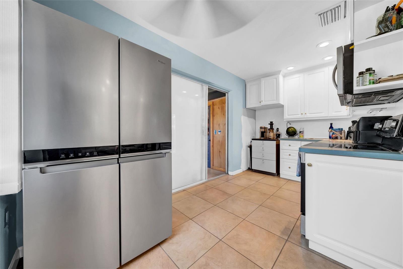 Image 20 of 39 For 762 77th Avenue N