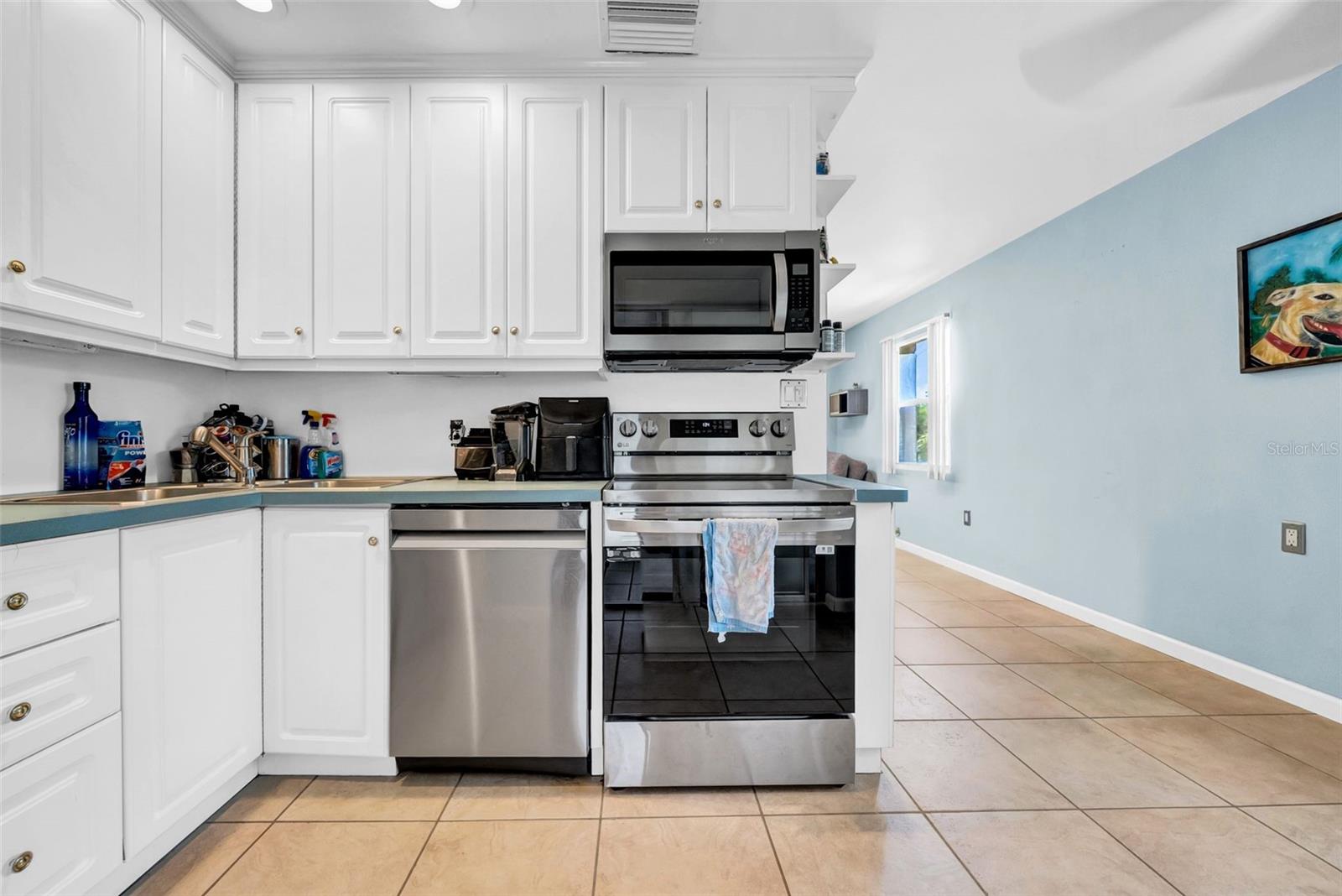 Image 22 of 39 For 762 77th Avenue N