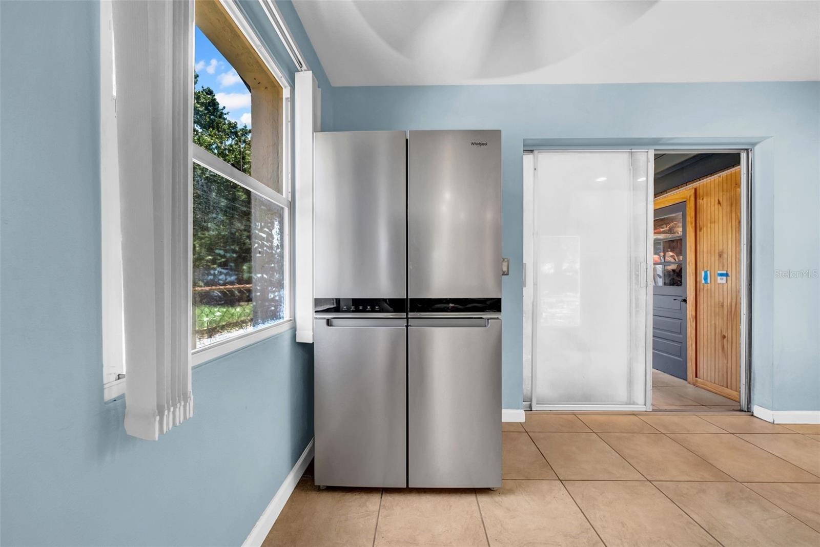 Image 23 of 39 For 762 77th Avenue N