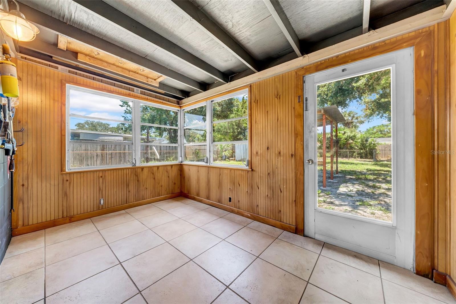 Image 24 of 39 For 762 77th Avenue N