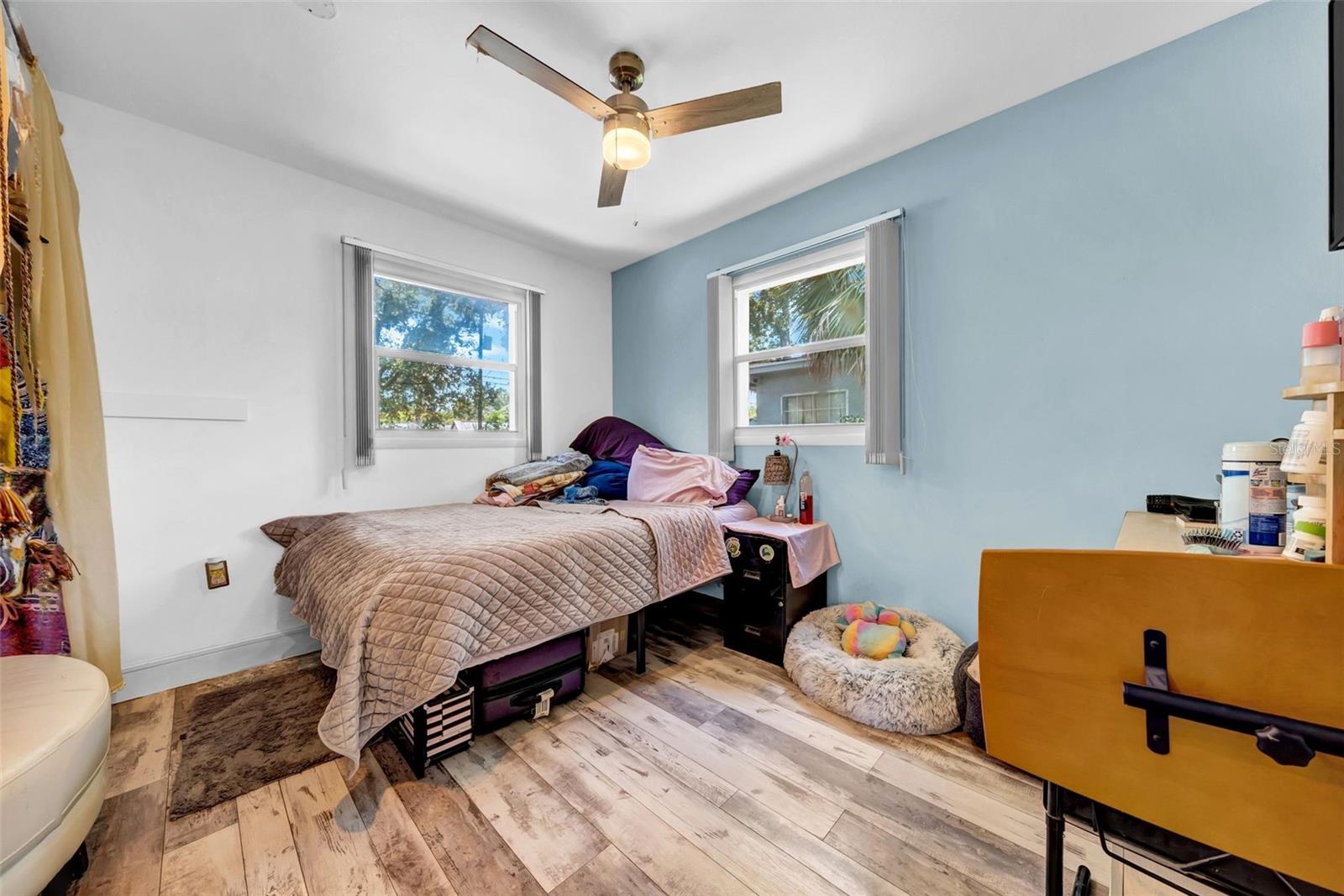 Image 27 of 39 For 762 77th Avenue N