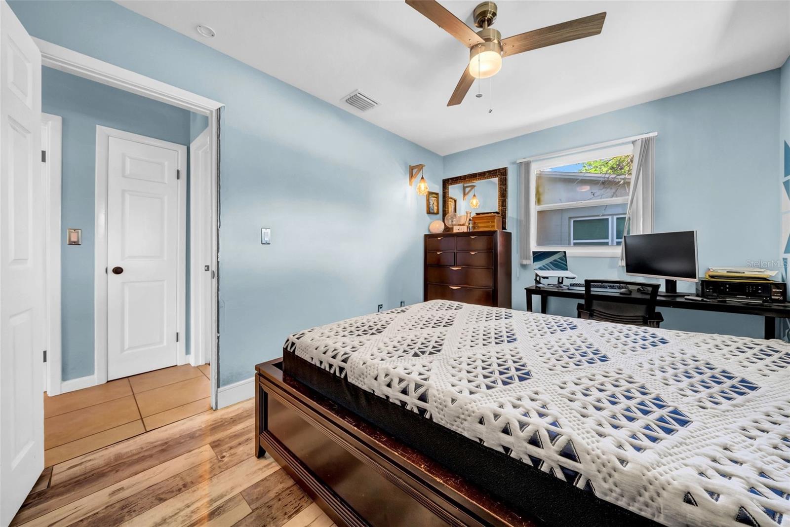 Image 30 of 39 For 762 77th Avenue N