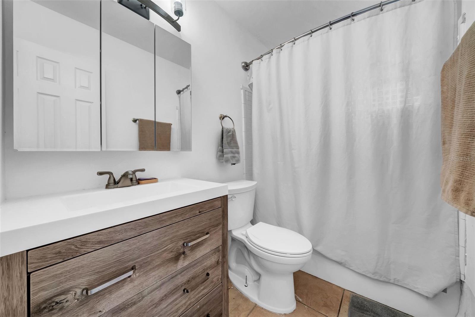 Image 32 of 39 For 762 77th Avenue N