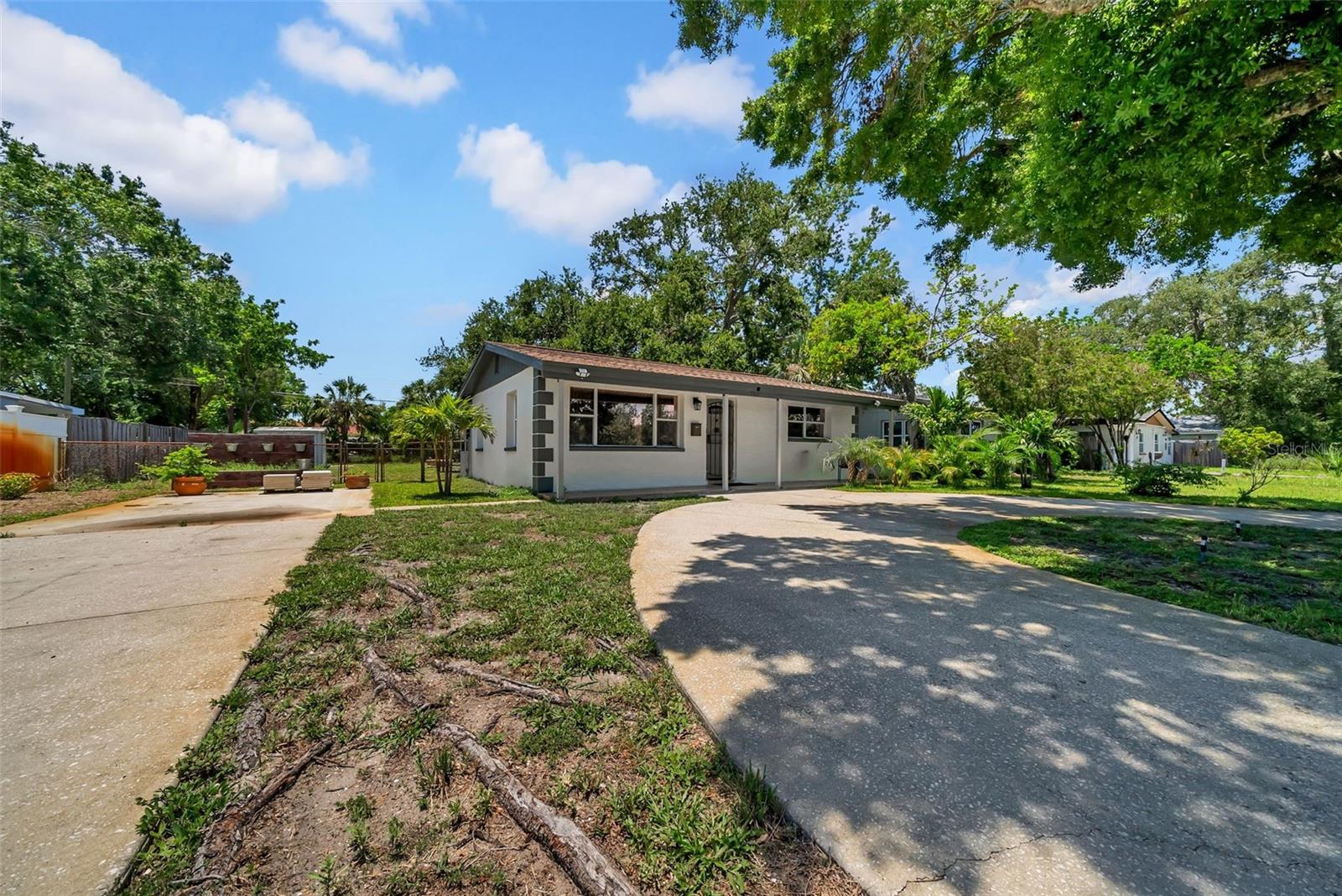 Image 6 of 39 For 762 77th Avenue N