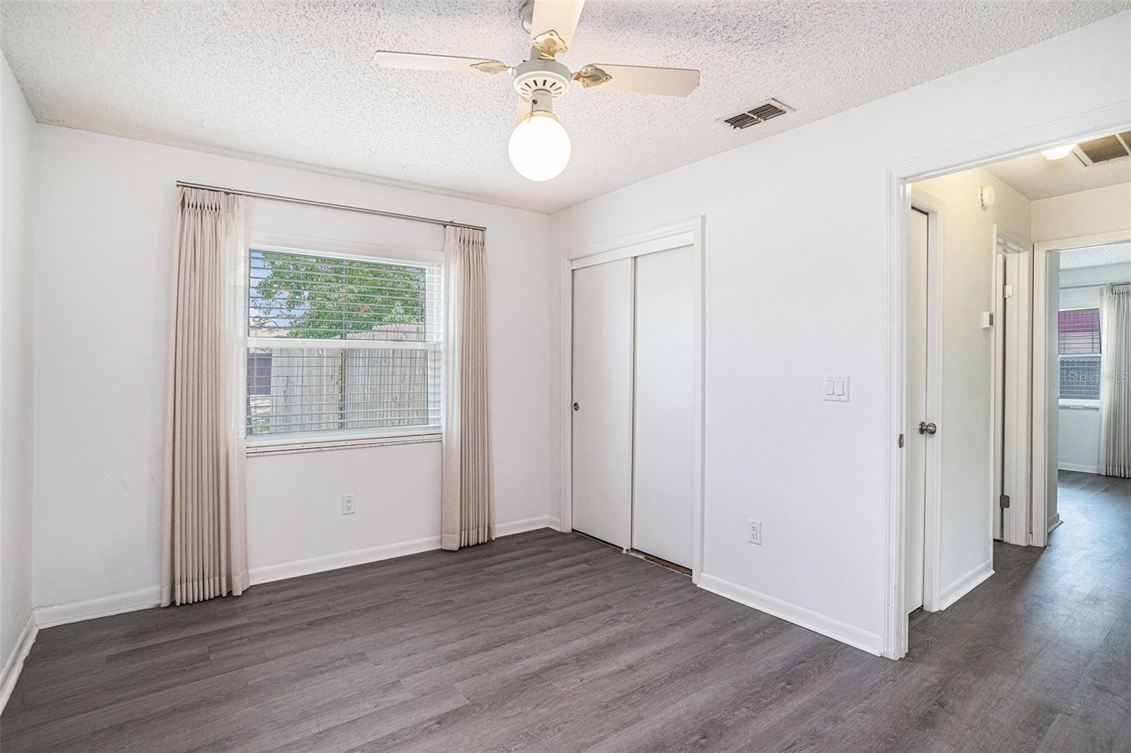 Image 10 of 13 For 1902 Cedarbrooke Drive