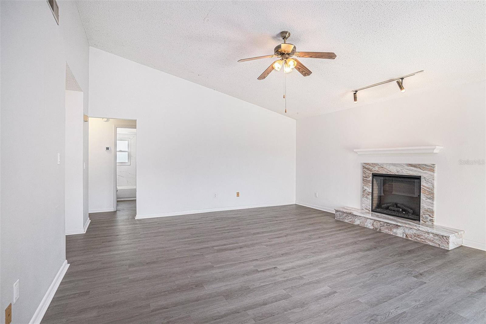 Image 4 of 13 For 1902 Cedarbrooke Drive