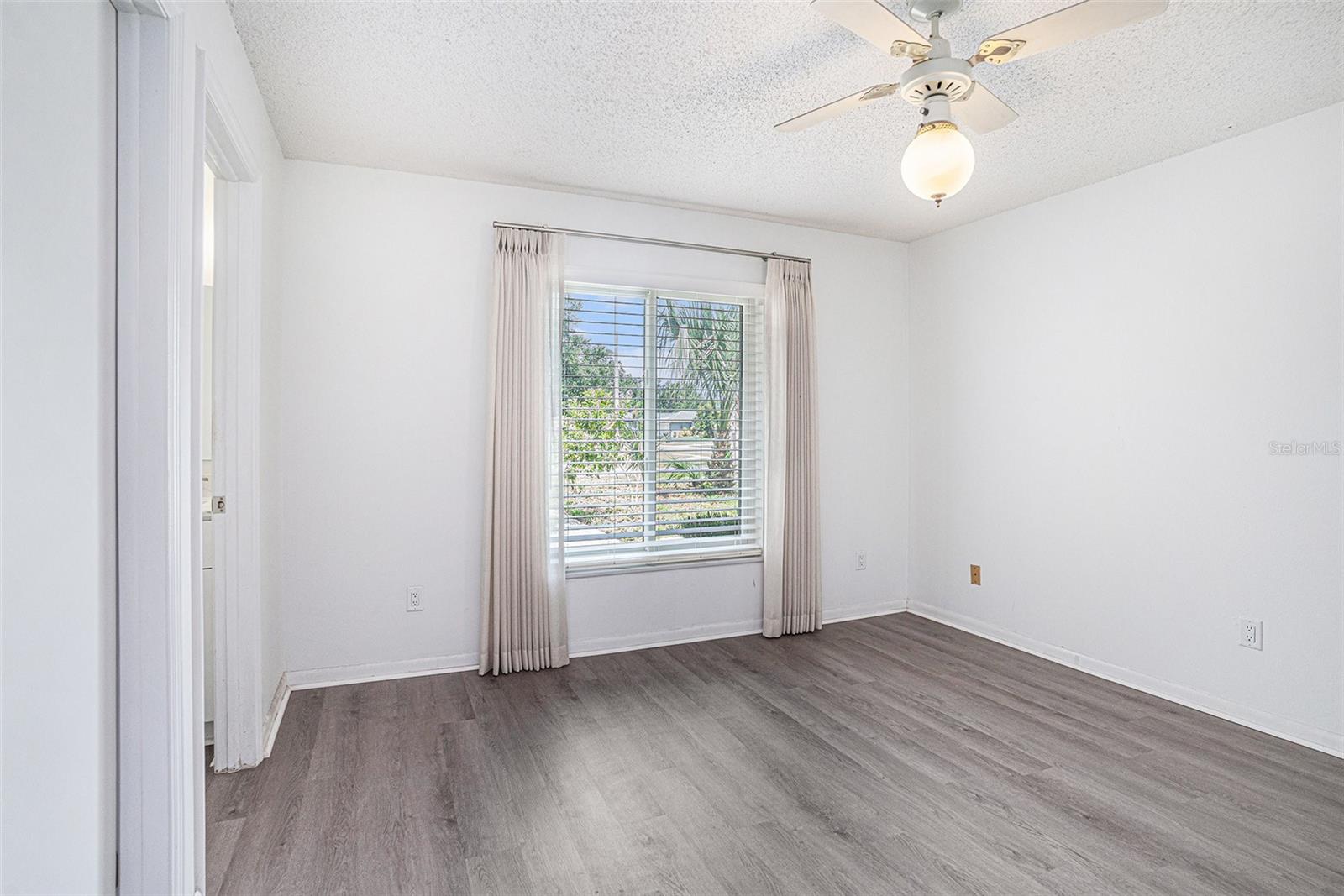 Image 8 of 13 For 1902 Cedarbrooke Drive