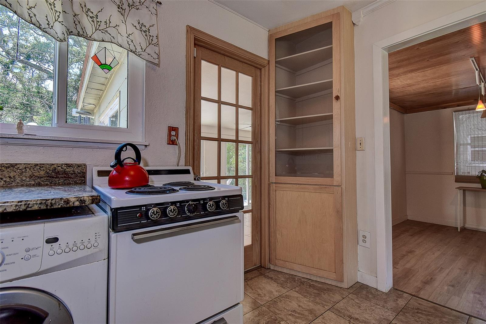 Image 11 of 41 For 1825 San Mateo Drive