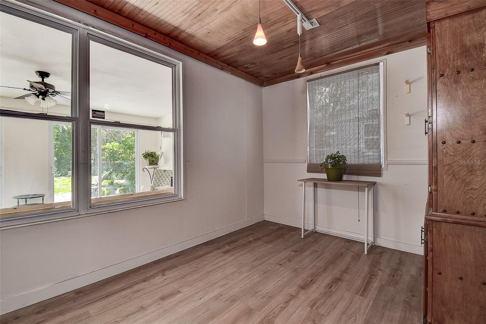 Image 12 of 41 For 1825 San Mateo Drive