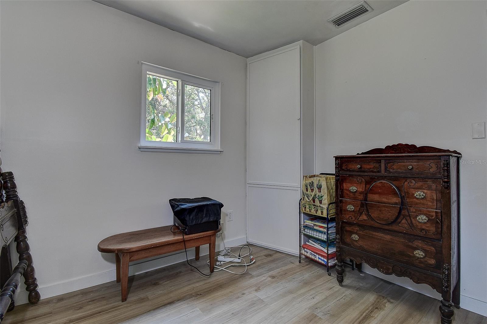 Image 16 of 41 For 1825 San Mateo Drive